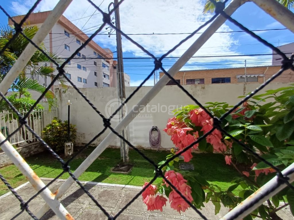 Apartamento 2 Quartos + Dependência no condomínio Mar do Sul II Capim Macio Excelente Localização
