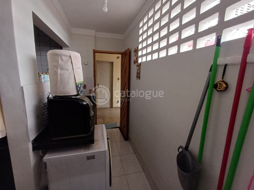 Apartamento 2 Quartos + Dependência no condomínio Mar do Sul II Capim Macio Excelente Localização