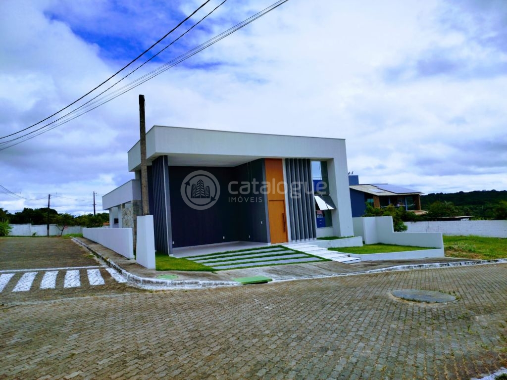 Casa com 3 suítes em condomínio da zona sul de natal