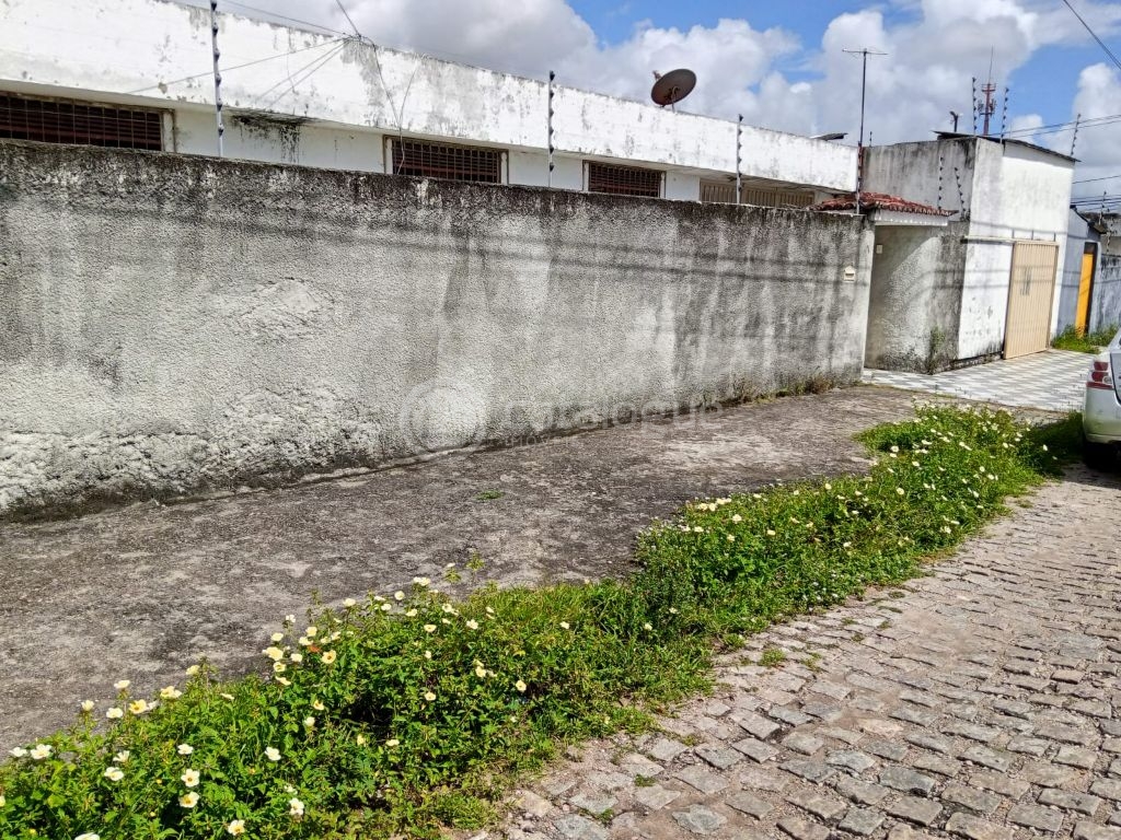 Excelente casa grande a venda na zona norte natal/rn