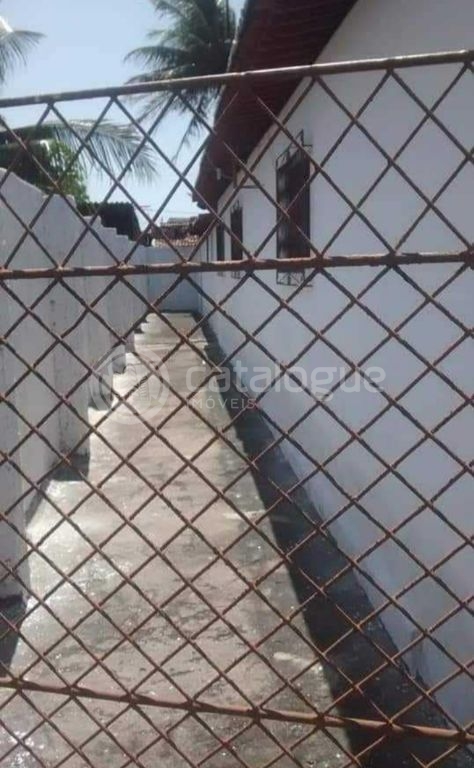 Excelente casa lado da sombra rua tranquila em felipe camarã