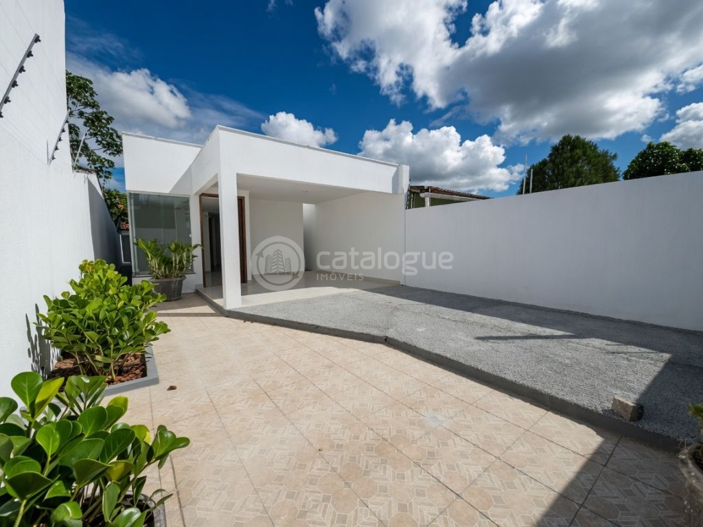 Belíssima casa com cozinha ilhada em Nova Parnamirim/RN