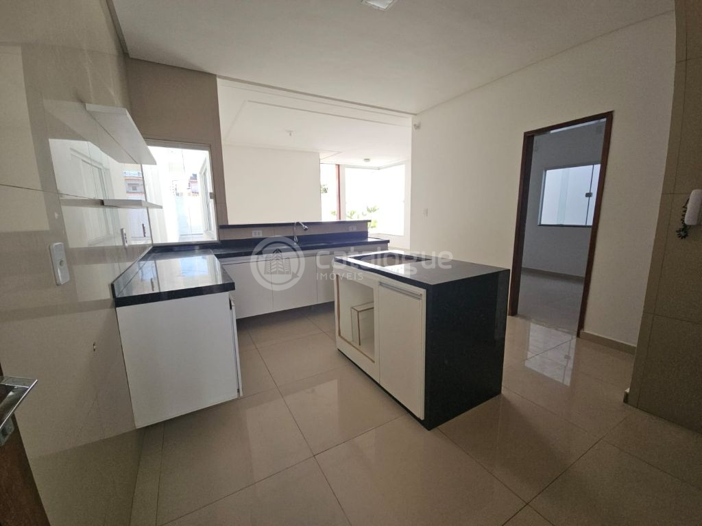 Belíssima casa com cozinha ilhada em Nova Parnamirim/RN