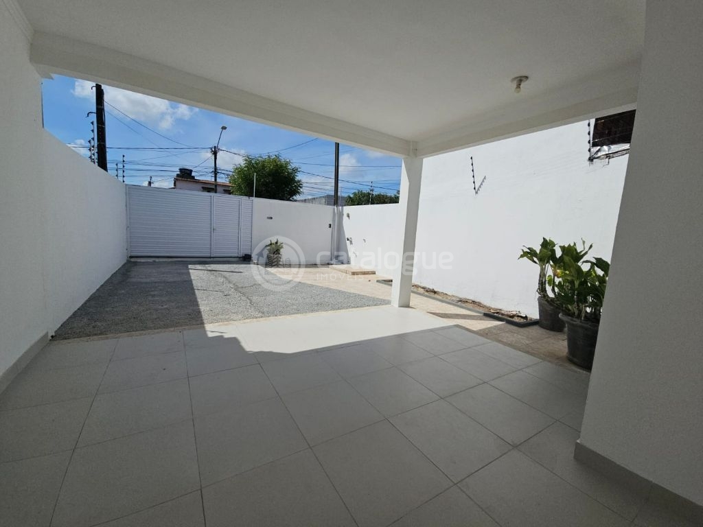 Belíssima casa com cozinha ilhada em Nova Parnamirim/RN