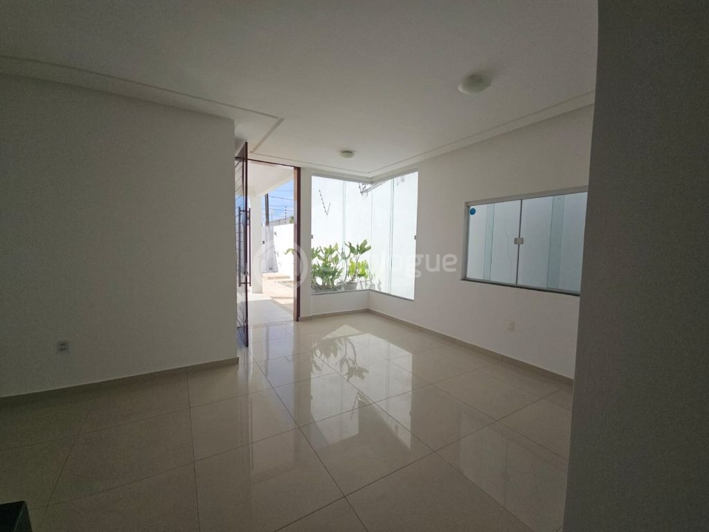 Belíssima casa com cozinha ilhada em Nova Parnamirim/RN