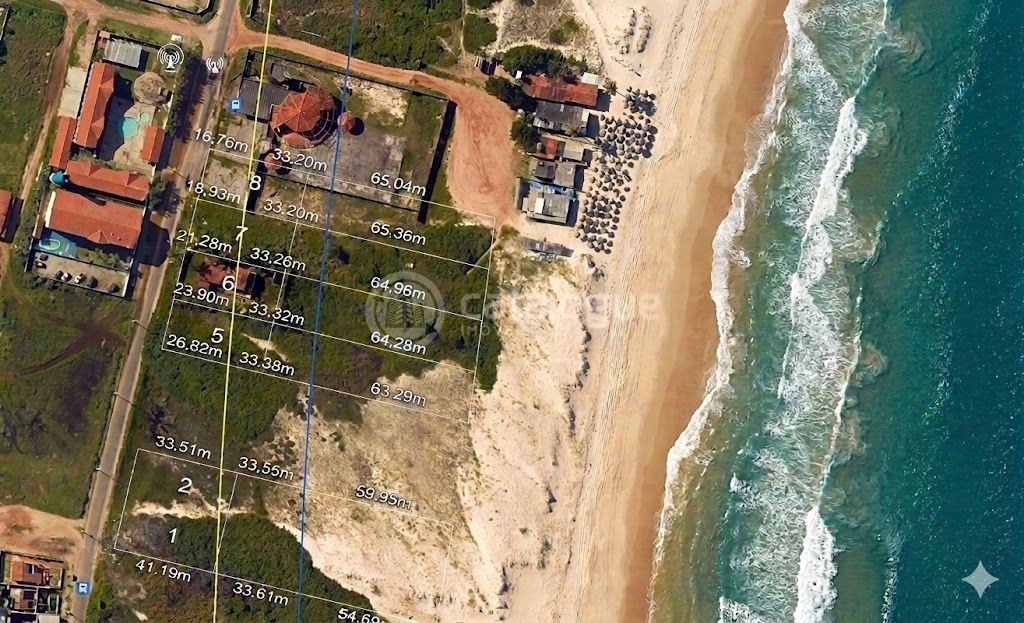 Oportunidade única: 8 lotes beira-mar a 24km do aeroporto de