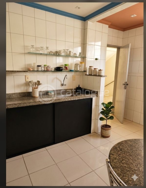 Apartamento 2 Quartos + Dependência no condomínio Mar do Sul II Capim Macio Excelente Localização