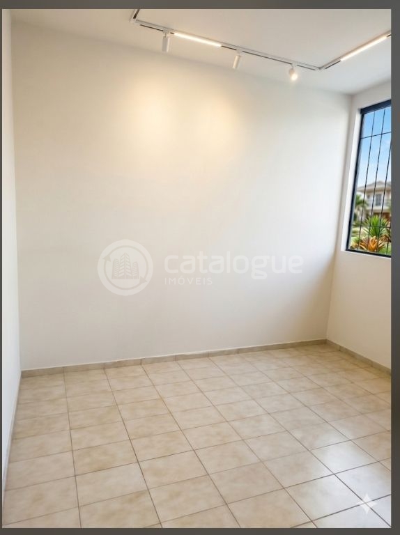 Apartamento 2 Quartos + Dependência no condomínio Mar do Sul II Capim Macio Excelente Localização