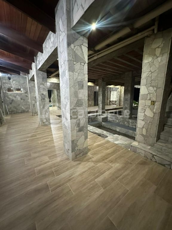Para investimento casa estilo medieval com adaptação para po