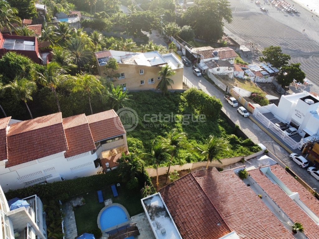 Terreno em ponta negra com vista para o mar