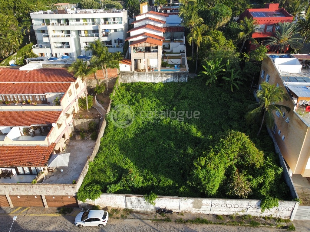 Terreno em ponta negra com vista para o mar