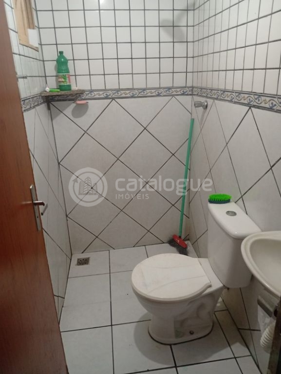 Vendo imóvel com estrutura para primeiro andar e um ponto co