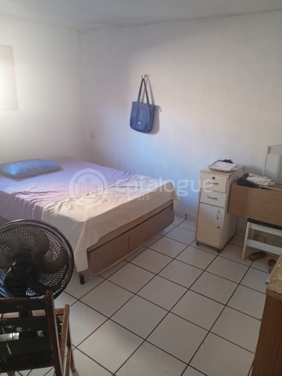 Vendo imóvel com estrutura para primeiro andar e um ponto co