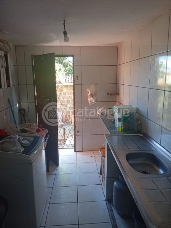 Vendo imóvel com estrutura para primeiro andar e um ponto co