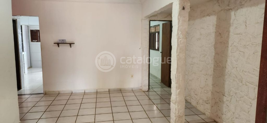 Linda casa a venda no bairro que mais esta sendo valorizado 
