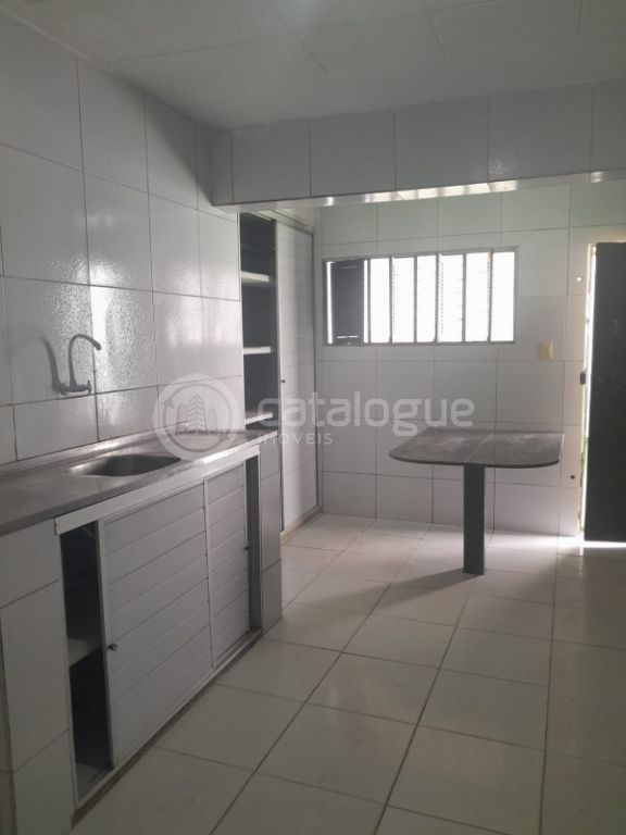Linda casa a venda no bairro que mais esta sendo valorizado 