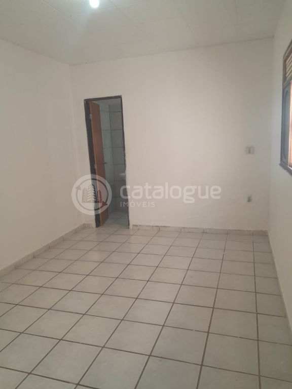 Linda casa a venda no bairro que mais esta sendo valorizado 