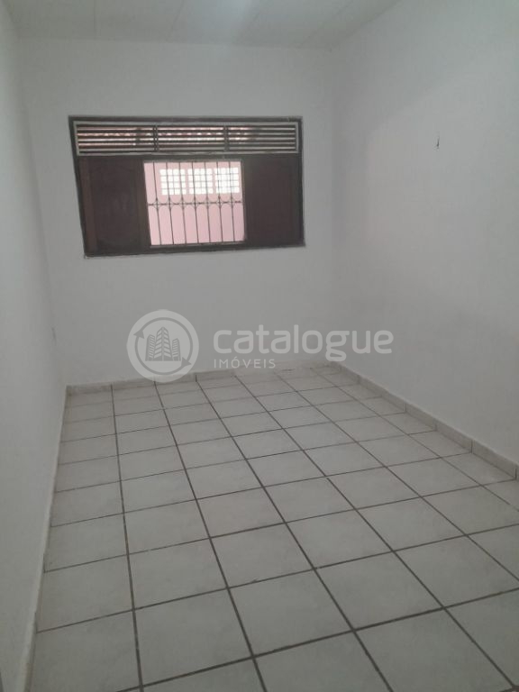 Linda casa a venda no bairro que mais esta sendo valorizado 
