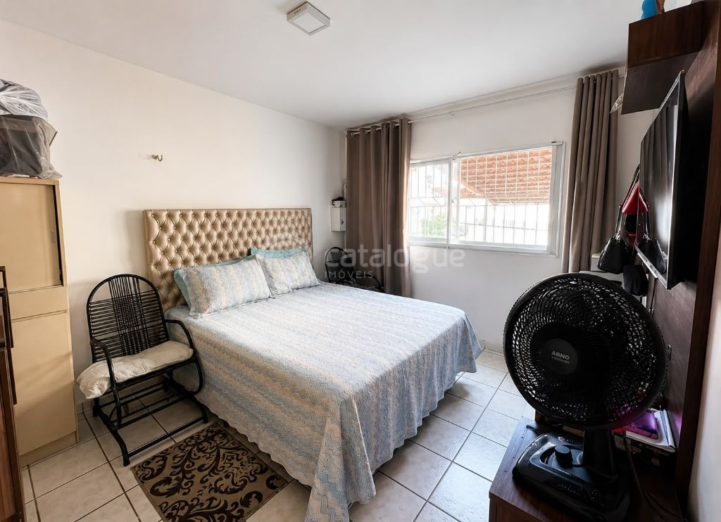 Apartamento espaçoso à venda no térreo, sombra e telado todas as janelas em nova Parnamirim