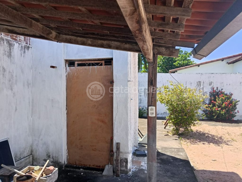 Casa grande com energia solar e do lado da sombra na Zona Norte Natal/RN Próxima a estação de trem, UBS, escolas, da Avenida Chegança.