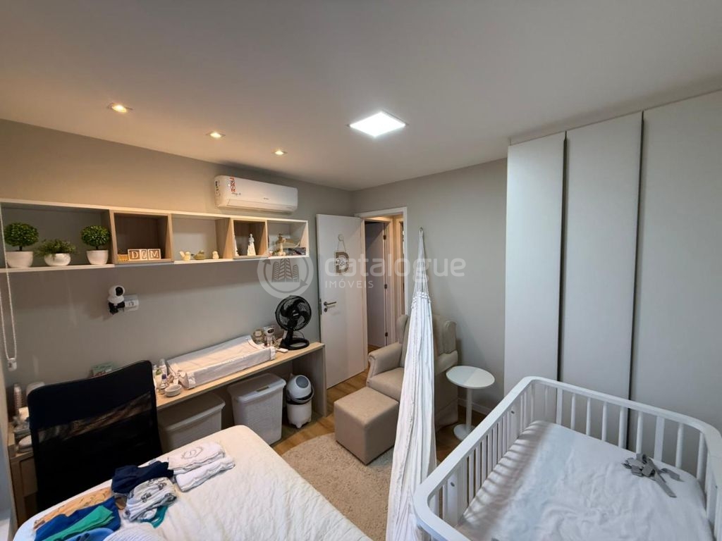 Lindo apartamento reformado e projetado - 18º andar no condo