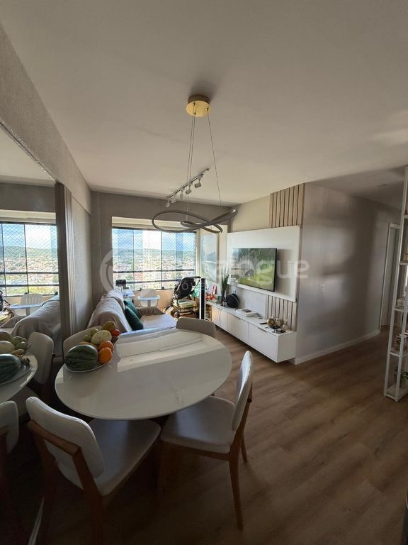 Lindo apartamento reformado e projetado - 18º andar no condo
