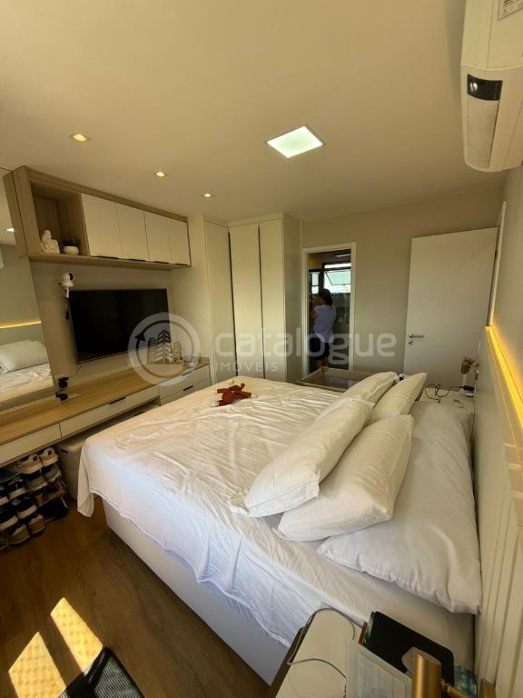 Lindo apartamento reformado e projetado - 18º andar no condo