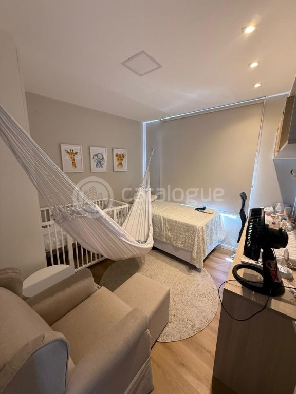 Lindo apartamento reformado e projetado - 18º andar no condo