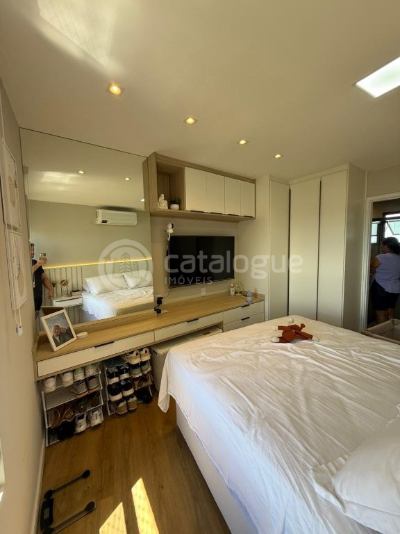 Lindo apartamento reformado e projetado - 18º andar no condo