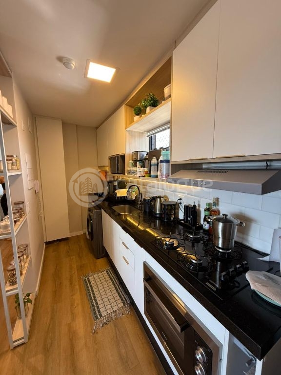 Lindo apartamento reformado e projetado - 18º andar no condo