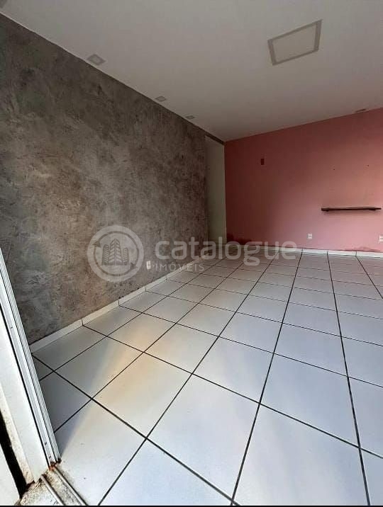Ponto para locação e lado da sombra com localização estratég