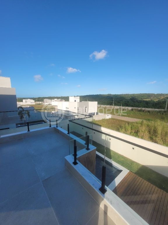 Casa Luxuosa com 5 Suítes em Parnamirim - Oportunidade Única!