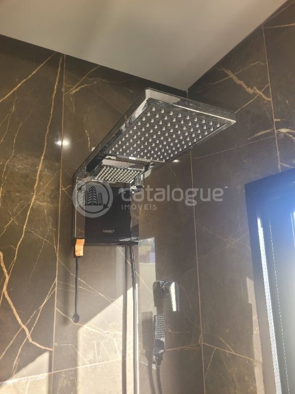 Casa Luxuosa com 5 Suítes em Parnamirim - Oportunidade Única!