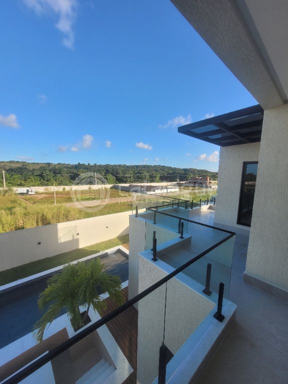 Casa Luxuosa com 5 Suítes em Parnamirim - Oportunidade Única!