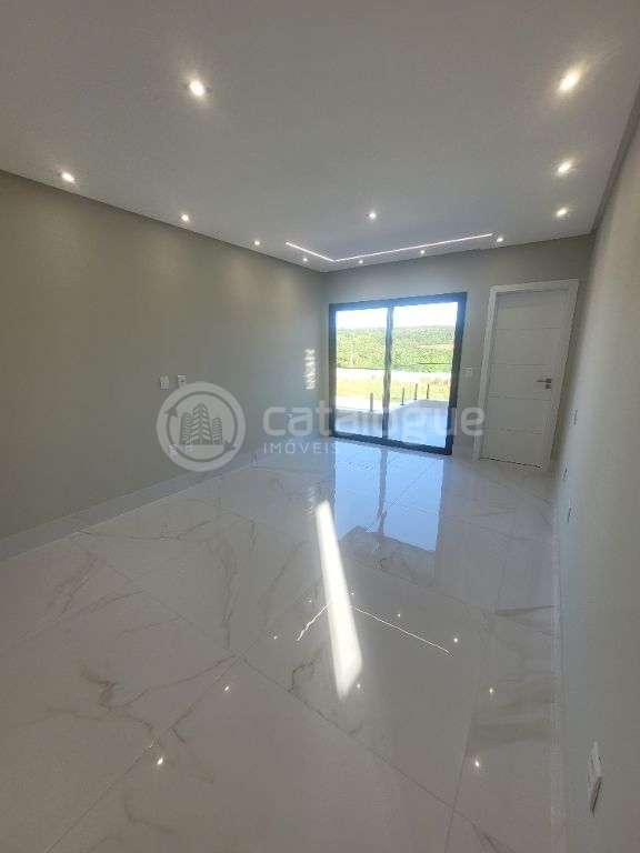 Casa Luxuosa com 5 Suítes em Parnamirim - Oportunidade Única!
