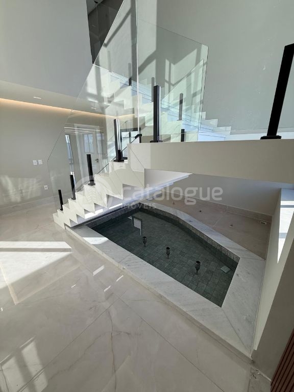 Casa luxuosa com 5 suítes em parnamirim - oportunidade única