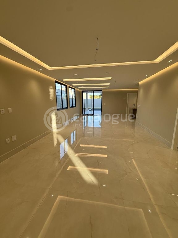 Casa luxuosa com 5 suítes em parnamirim - oportunidade única