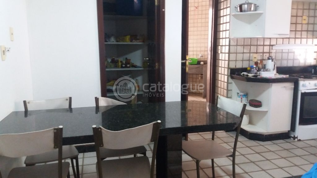 Casa com 6 dormitórios à venda, 350 m² - Candelária - Natal/RN