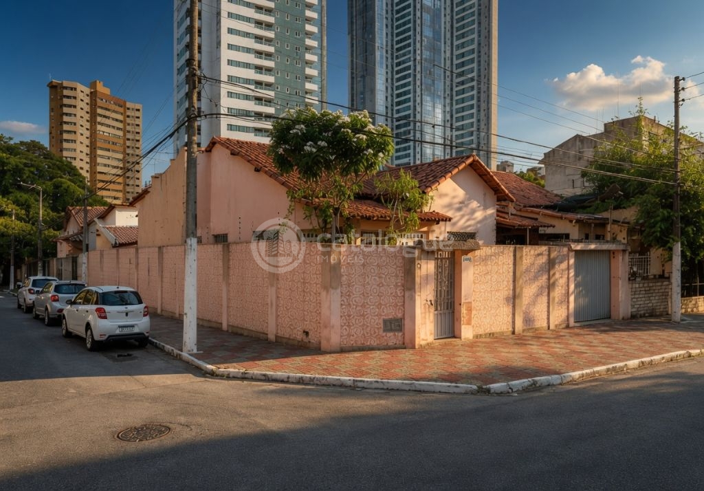 Casa de Esquina com Excelente Potencial Comercial em Petrópolis