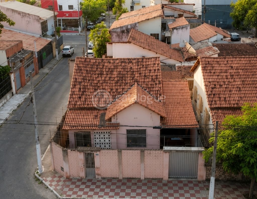 Casa de Esquina com Excelente Potencial Comercial em Petrópolis