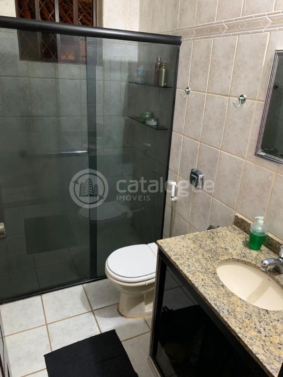 Casa de Esquina com Excelente Potencial Comercial em Petrópolis
