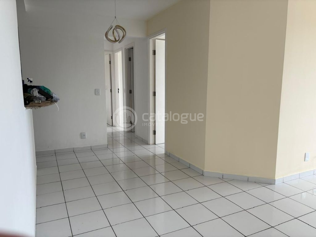 Aluga apartamento de 3 quartos sendo 1 suíte,2 vagas cond. C