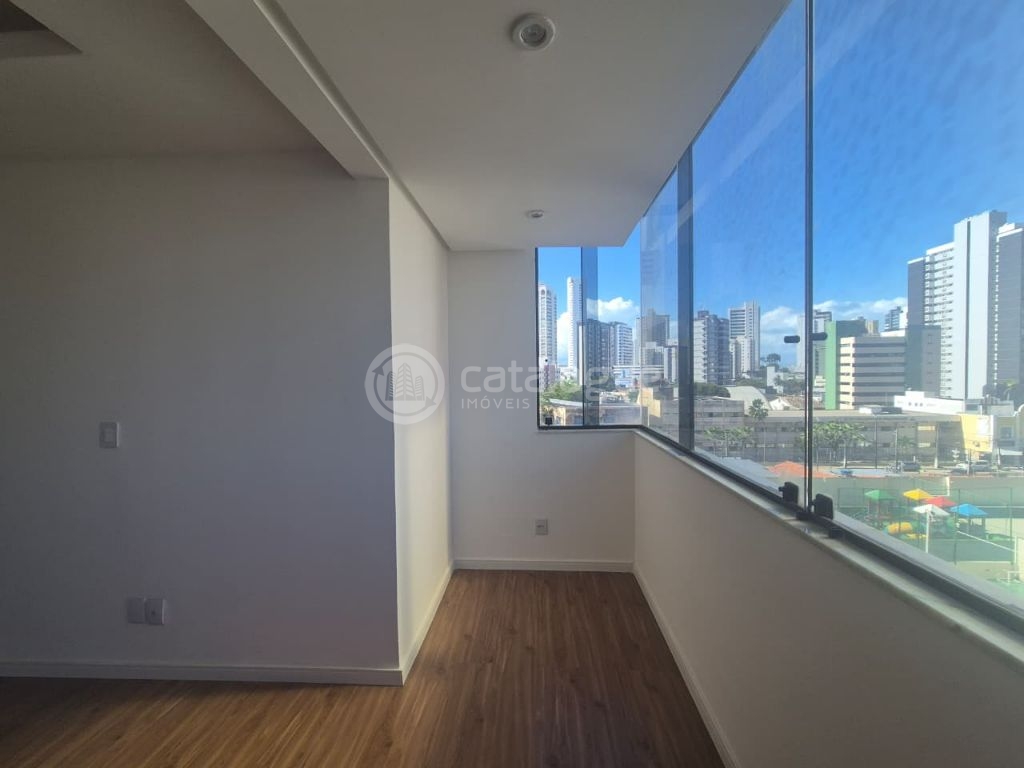 Alugo apartamento sem mobilia de 3 quartos sendo 1 suíte, sa