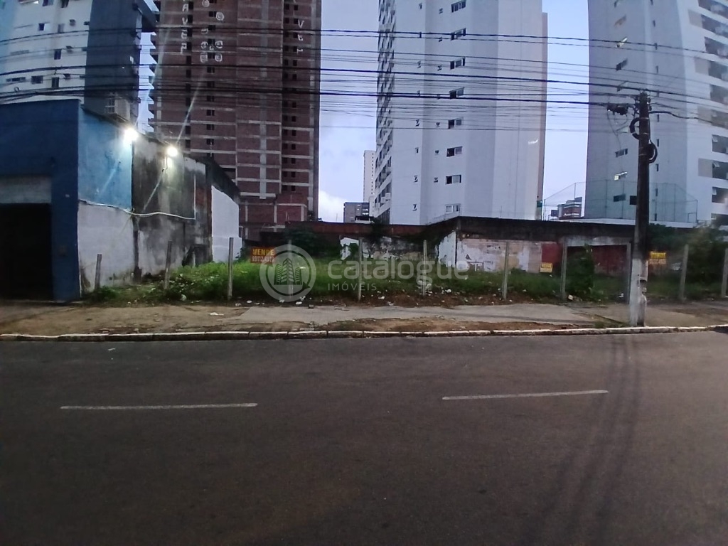 Terreno Comercial à Venda no Bairro Petrópolis, Natal