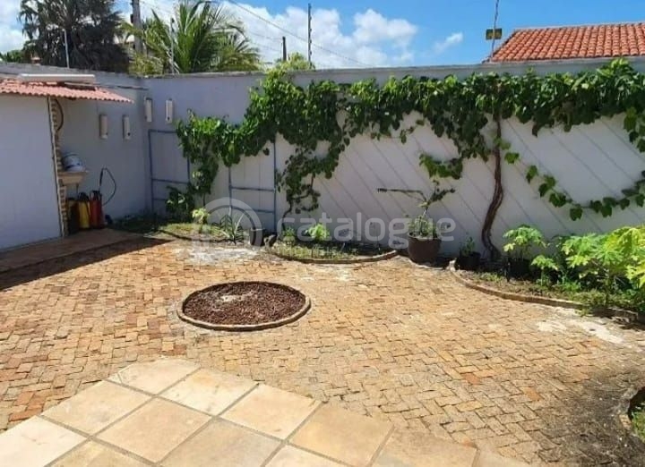 Casa mobiliada em condomínio à venda no Paraíso onde é festejado todos os anos um dos maiores Réveillon do RN e do Brasil. O Marco Zero Touros/RN
