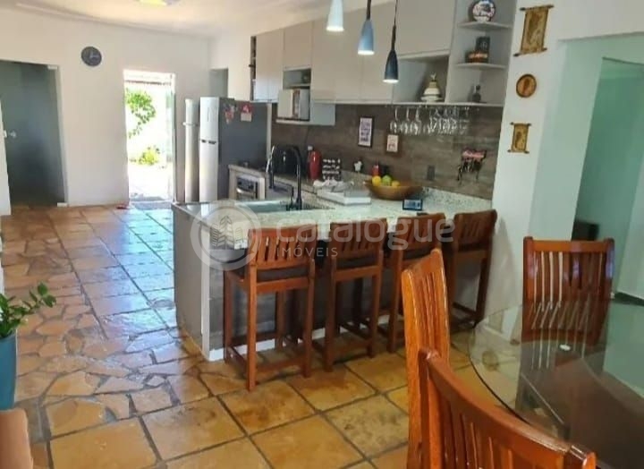 Casa mobiliada em condomínio à venda no Paraíso onde é festejado todos os anos um dos maiores Réveillon do RN e do Brasil. O Marco Zero Touros/RN
