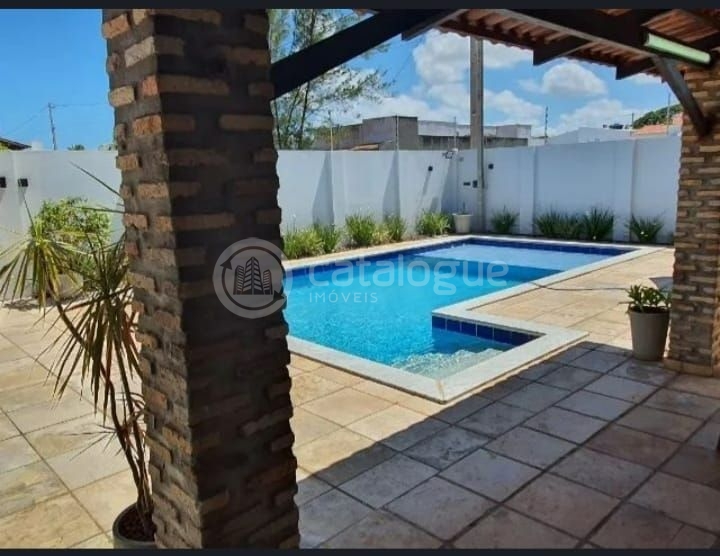 Casa mobiliada em condomínio à venda no Paraíso onde é festejado todos os anos um dos maiores Réveillon do RN e do Brasil. O Marco Zero Touros/RN