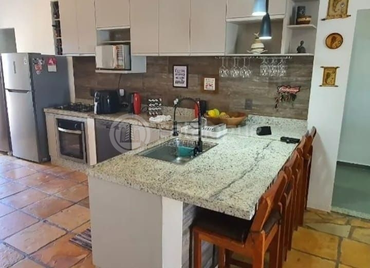 Casa mobiliada em condomínio à venda no Paraíso onde é festejado todos os anos um dos maiores Réveillon do RN e do Brasil. O Marco Zero Touros/RN