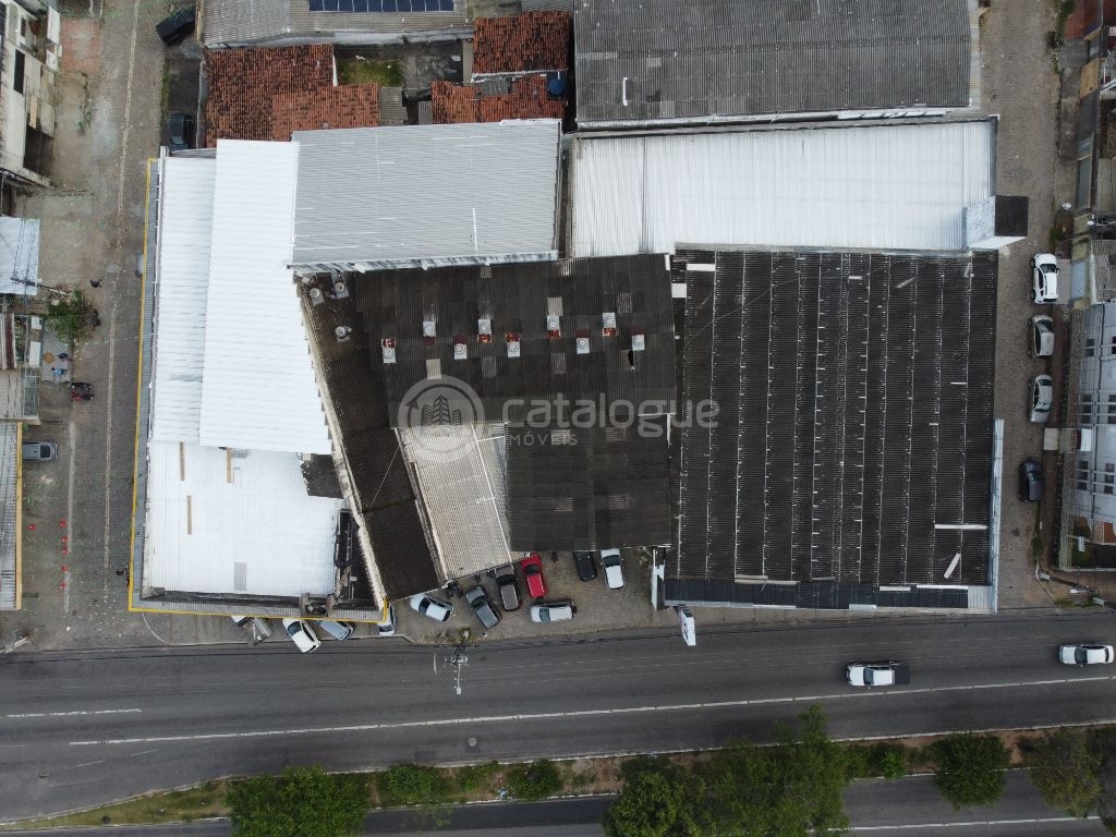 Galpão para Venda e Locação na Av. Nevaldo Rocha