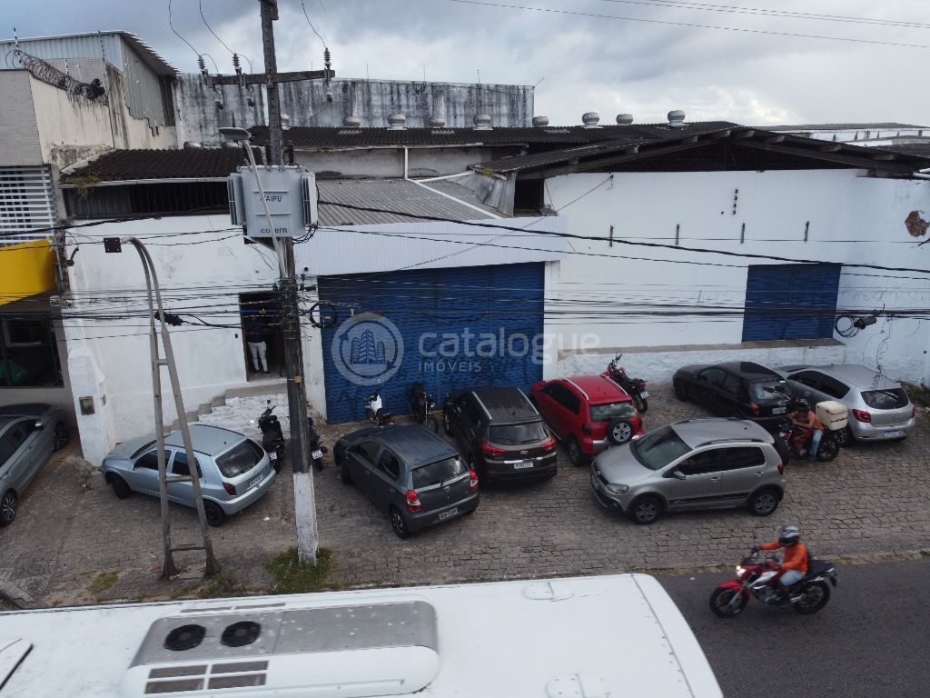 Galpão para Venda e Locação na Av. Nevaldo Rocha